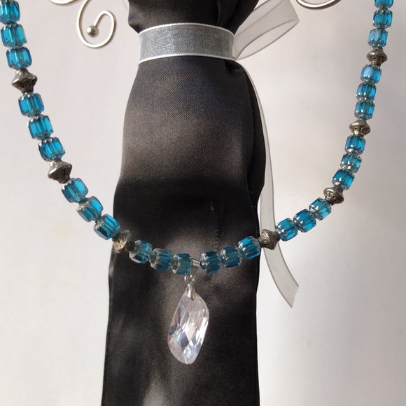 Beautiful Blue Hand Crafted Beaded Statement Necklace - Picture 2 of 8